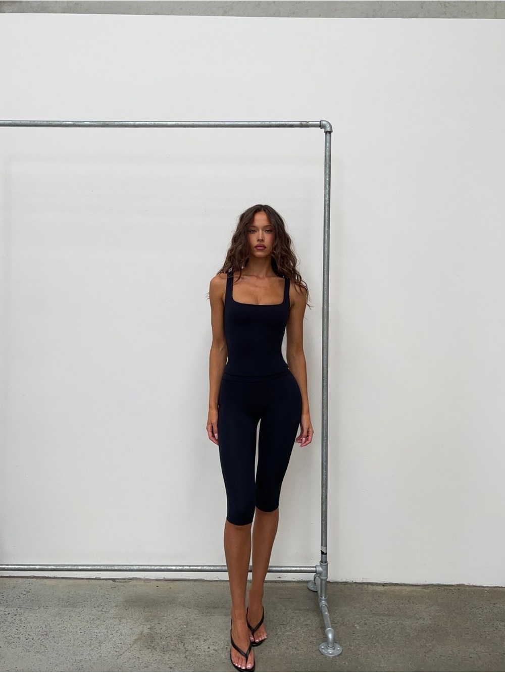NWT CSB Freedom Form Scoop Neck Top and Form Invisible Scrunch Capri Leggings